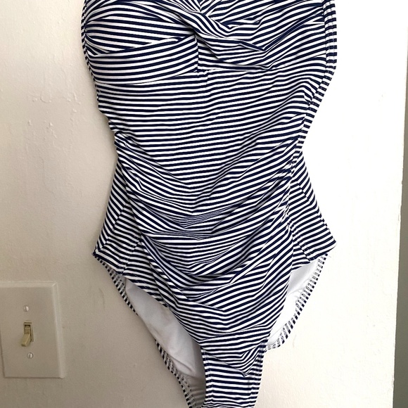 NWT Niptuck Sorrento Stripe One-Piece Swimsuit | Size 4 | Tummy Control - Picture 7 of 8